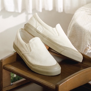 BIKK - รองเท้าผ้าใบ รุ่น ”Grow” Vanilla Size 36-45 Corduroy Slip-On Sneakers / รองเท้าผู้หญิง / รองเท้าผู้ชาย / รองเท้า