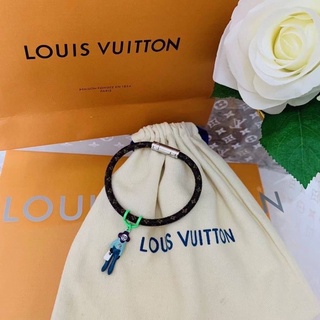 กำไลข้อมือ Louis  Vuitton💚