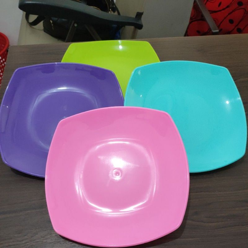 จานอาหารค่ํา Oishi**