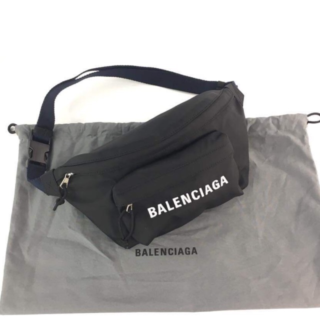 กระเป๋าสะพาย Balenciaga bag