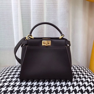 พรี​ Fendi peekaboo mini กระเป๋าถือกระเป๋าสะพายกระเป๋าแฟชั่นแบรนด์เนน กระเป๋าสะพายไหล่23cm