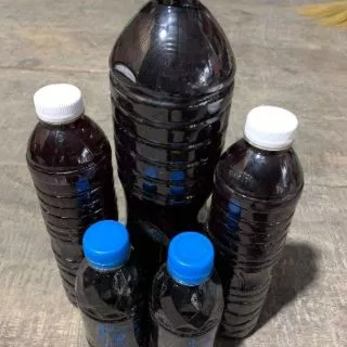 น้ำหมักสีเสียดสูตรเข้มข้น สำหรับปลากัด ขนาด 600 ml