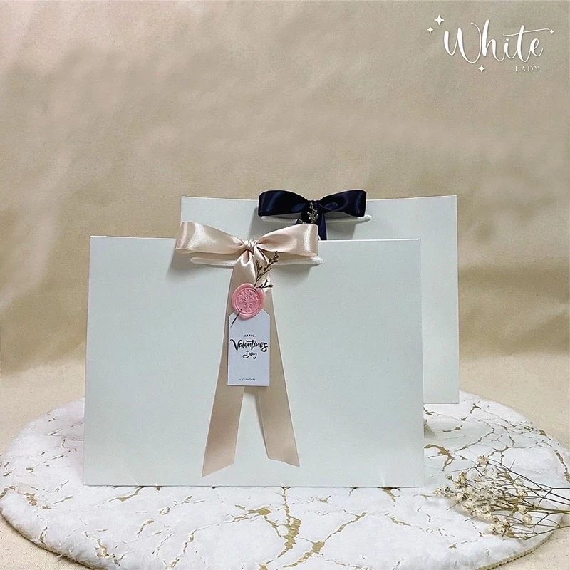 ถุงกระดาษมีหูหิ้ว ถุงใส่กล่องของขวัญพร้อมตกแต่ง [อ่านรายละเอียดด้านล่างก่อนนะคะ]