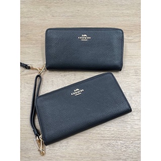 (ผ่อน0%) กระเป๋าสตางค์ซิปรอบ หนังแท้สีดำ มีสายคล้องมือ Coach Pebble Leather Zip Around C4451 Long Wallet In Black