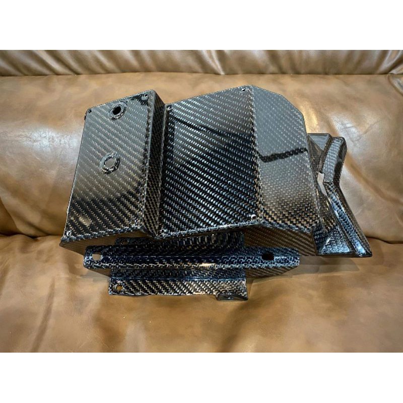 กล่อง​แบต​ S1000RR​ เพียว​คาร์บอน​