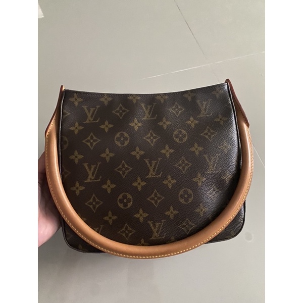 Louis Vuitton looping shoulder bag