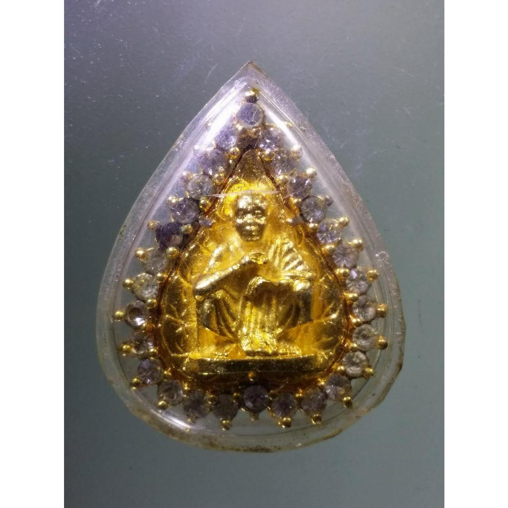 Antig on Shopee  1958  เหรียญหล่อใบโพธิ์กะไหล่ทอง ฝังเพชร หลวงพ่อคูณ วัดบ้านไร่ รุ่นเสาร์ 5 คูณทรัพย์แสนล้าน สร้างปี 39