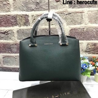 CHARLES&amp;KEITH LARGE BASIC CITY BAG ของแท้ ราคาถูก