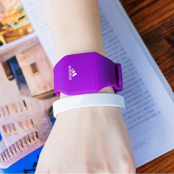 LED นาฬิกาข้อมือกีฬานักเรียนอิเล็กทรอนิกส์เพื่อการพักผ่อนหย่อนใจ