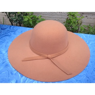 หมวกปีกกว้าง Floppy Hat