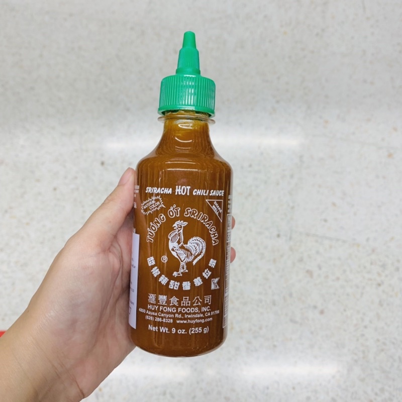 🌶🌶 ซอสพริกศรีราชา ผลิตจากพริกหยวกแคริฟอร์เนีย จากอเมริกา Sriracha Hot chilli sauce ฮุยฟงฟู้ดส์ Huy F