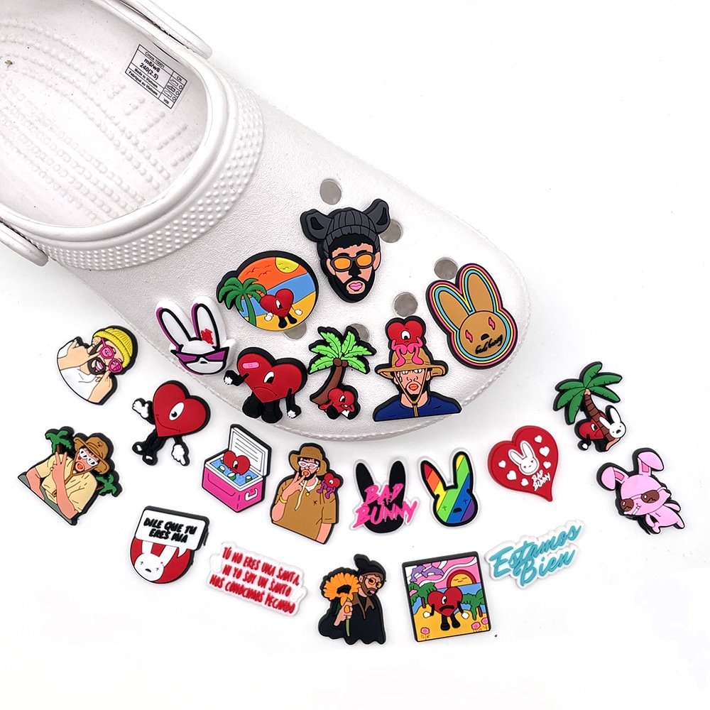 Crocs Pin bad bunny 1pcs การ์ตูน shoe charms Jibbitz pvc น่ารัก decorate sandals accessories diy ถอดได้ หัวเข็มขัดรองเท้าแตะของขวัญคริสต์มาส หัวเข็มขัด หนุ่มๆสาวๆสไตล์เดียวกัน