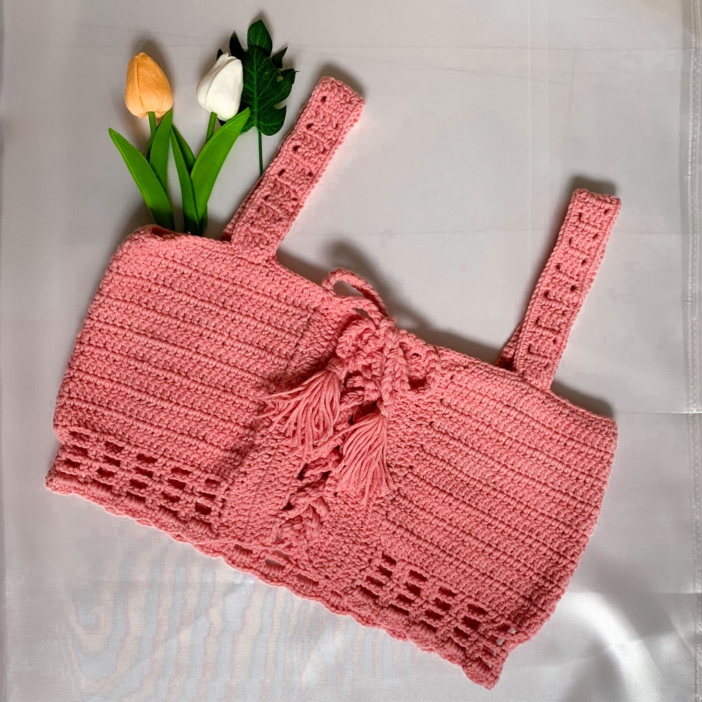 ส่งฟรี ♡‧₊˚ Milk crochet crop top 🍶 ʕ•ﻌ•ʔ เสื้อครอปสายเดี่ยวถักไหมพรม | RARI