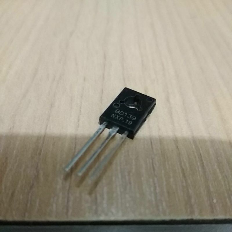 ทรานซิสเตอร์ BD139/BD140