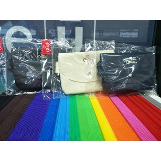 กระเป๋าสะพายข้างเล็ก  ราคา 105 บาท