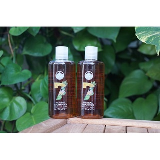 แชมพูสระผมสมุนไพรบำรุงเส้นผมและหนังศีรษะ7Herbal hair shampooハーブシャンプーปริมาณ300ml