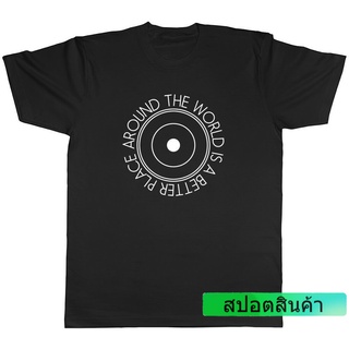 GILDAN ลดราคา เสื้อยืดลําลอง แขนสั้น พิมพ์ลาย Around The World Is A Better Places สําหรับผู้ชาย