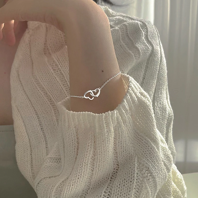สร้อยข้อมือหัวใจ 2 ดวงคล้องกัน กำไลข้อมือ เครื่องประดับสำหรับผู้หญิง สไตล์เกาหลี B41
