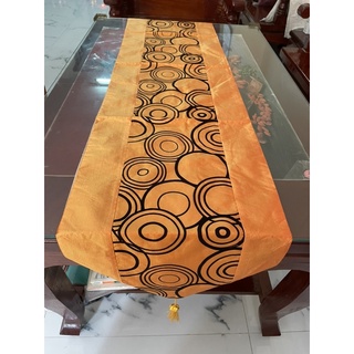 ผ้าปูโต๊ะ Table runner