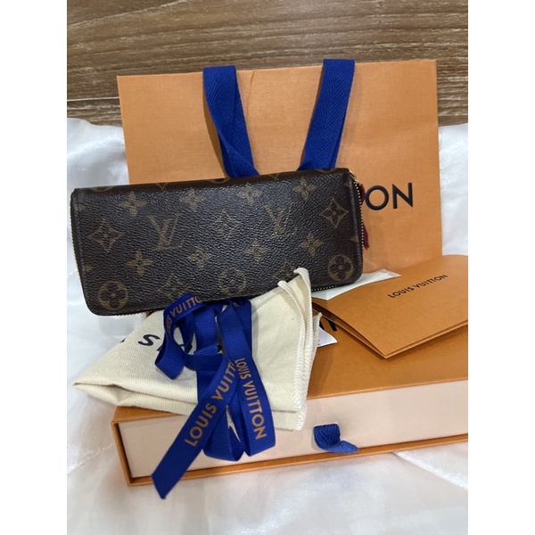 กระเป๋าสตางค์ lv clemence wallet