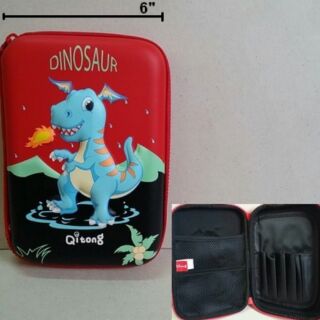 กล่องดินสอ EVA Smiggle 3D ลายด้านหน้านูนขึ้นมาค่ะ ลาย Dinosour ไดโนเสาร์ ขนาด 6x8x1.5 นิ้ว