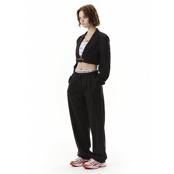 PREORDER - กางเกง Sculptor Peekaboo Lowrise Pintuck Pants Black / GRAY Pin Stripe