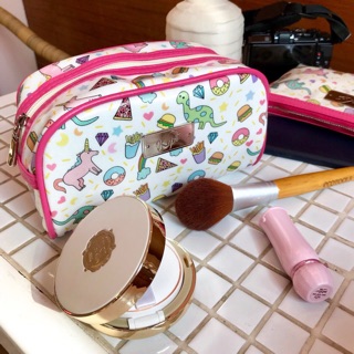 Cosmetic Bag กระเป๋าเครื่องสำอางค์ผ้าเคลือบกันน้ำ ลายUnidino (Lady Pink)