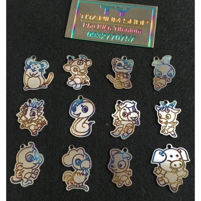 12 ZODIAC TITAN KEYCHAIN