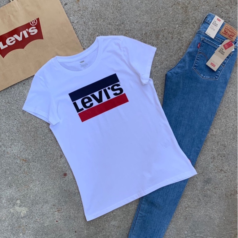 เสื้อยืดสีขาวLevi's เสื้อยืดคอกลมสตรีลีวายส์  ของแท้ 1000%