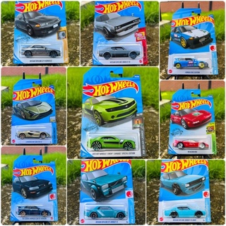 กล่องสุ่ม hot wheels สุ่มล่ะ 139 บาท 1 กล่องต่อ 1 คัน แล้วแต่ดวงที่จะได้รถค่ะ รถตามภาพที่ลงไว้นะค่ะ งานลิขสิทธิ์แท้100%