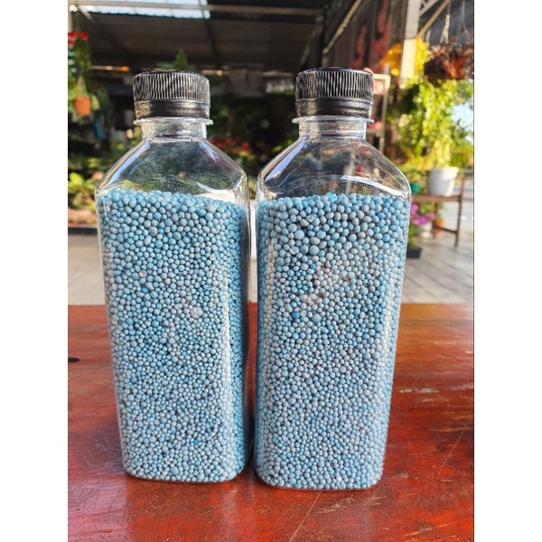 ปุ๋ย 16-16-16 บรรจุขวด 0.5kg 16 16 16 สีฟ้า