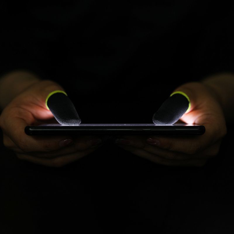 ถุงมือเล่นเกม คาร์บอนไฟเบอร์ กันลื่น ระบายอากาศได้ดี 2 ชิ้น