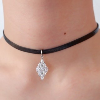 Choker สร้อยโชคเกอร์สายหนังสีดำ จี้ระย้า Crystal Choker Black Faux Leather