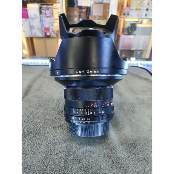 zeiss 18mm f3.5 zf2 for nikon