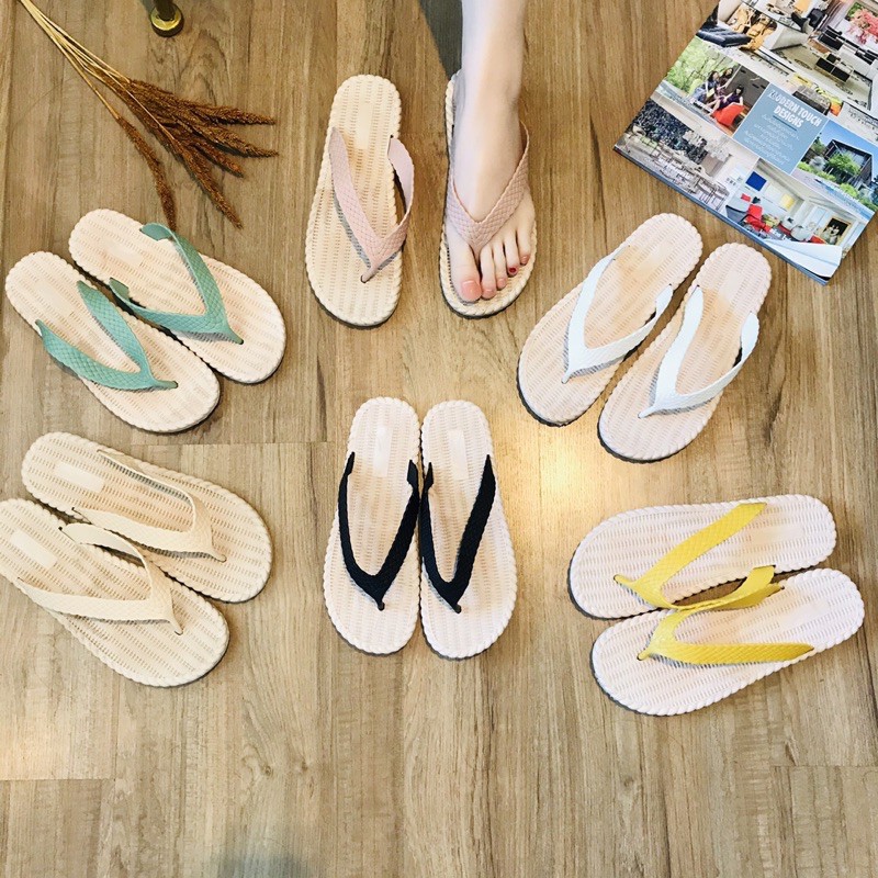 CR3 รองเท้าแตะแฟชั่นผู้หญิง แบบหนีบ สไตล์เกาหลี ลวดลายไม้หวาย นิ่มสวมใส่สบายไม่กัดเท้า แนะนำเพิ่ม1ไซส์ สินค้าพร้อมส่ง