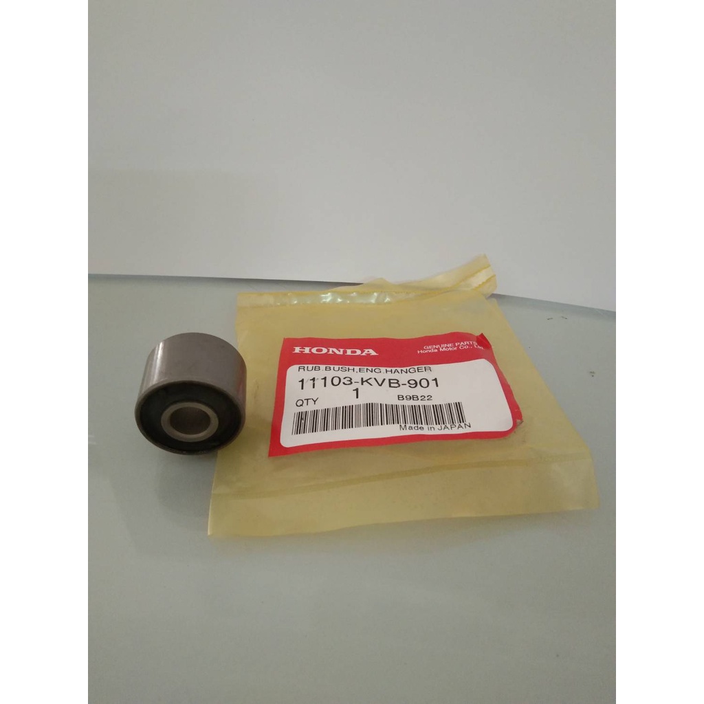 บุชยืดเรือนเครื่องยนต์ CLICK , SCOOPY , ZOOMER (รถออโต้ทุกรุ่น ไม่เกิน150 CC.)  แท้ศูนย์  / 11103-KV