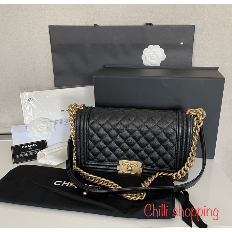 Chanel boy 10” caviar black Ghw Hl30 Use like very new