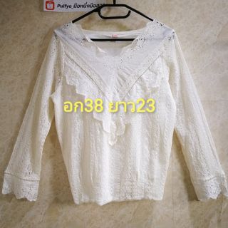 มือ1 เสื้อลูกไม้​ แต่งฉลุ​ อก38 ยาว23