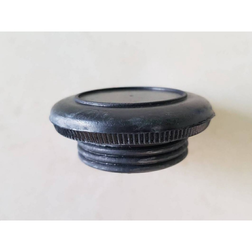 ฝาปิดน้ำมันเครื่อง TOYOTA RN25,12R, NISSAN SUNNY อันละ50บาท