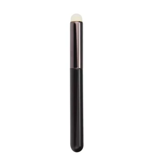 แปรงแต่งหน้า Lip Smudge ทาปาก ลงคอนซีลเลอร์