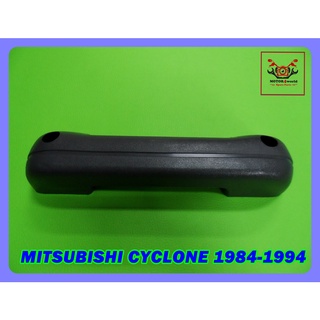 MITSUBISHI CYCLONE year 1984-1994 DOOR HANDLE OUTER "GREY" // นวมดึงประตู MITSUBISHI CYCLONE สีเทา สินค้าคุณภาพดี