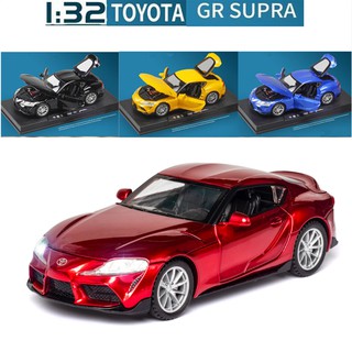 1:32 TOYOTA GR SUPRA รถหล่อโลหะผสมรุ่นรถเสียงและแสงดึงกลับรถโมเดลรถของเล่น Diecast Vehicles Car Model