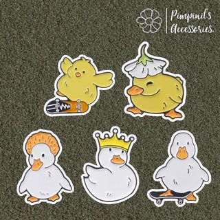 🇹🇭 พร้อมส่ง : 🐣 เข็มกลัดเซ็ทลูกเป็ดขี้เหร่ | Ugly Duckling Enamel Brooch Pin Set.