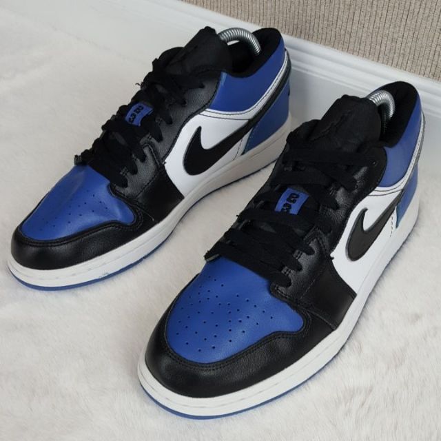 รองเท้ามือสอง Nike Air Jordan 1 Low Royal Toe (Size 42 / 26.5 Cm.)