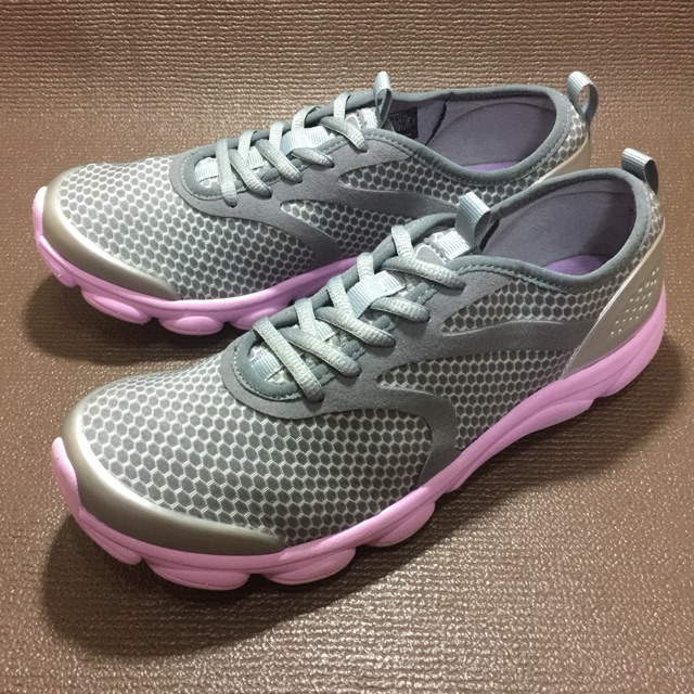easy spirit reinvent walking sneakers