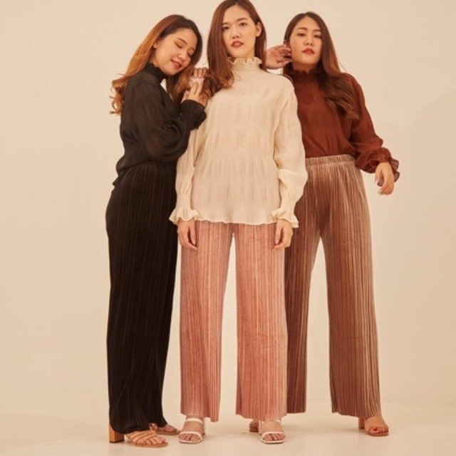 กางเกงพลีท ยี่ห้อ hos.store