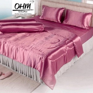 OHM ผ้าปูที่นอน ผ้าเครปซาติน 220 เส้น ขนาด 6 ฟุต 5 ชิ้น (สีชมพูกลีบบัว)