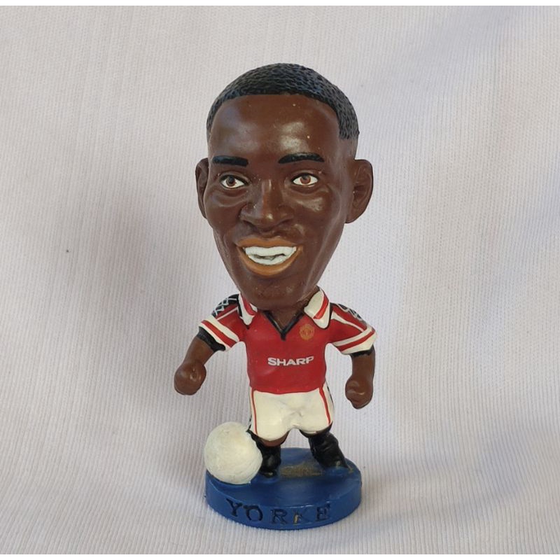 โมเดลนักฟุตบอล Dwight Yorke นำเข้าจากอังกฤษลิขสิทธิ์แท้จากสโมสร Manchester United ยี่ห้อ ชุดฤดูกาล 1