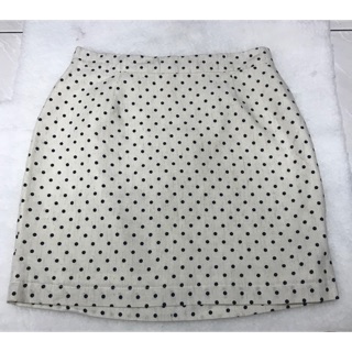 New✨Polka dot Skirt ยี่ห้อ Favour