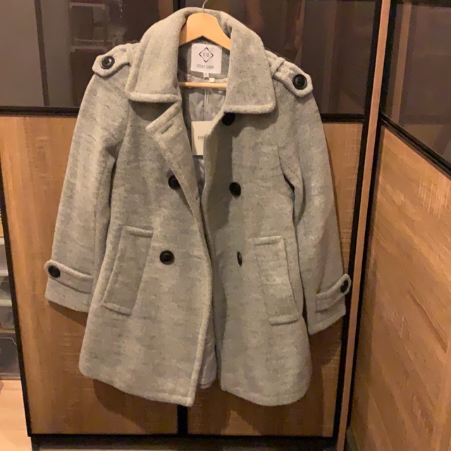 เสื้อโค้ท Size S สีเทาของ Coat Over เป็นสินค้าใหม่ ซื้อมา2,500 ไม่เคยใส่เลย ส่งต่อในราคา1,290บาทเท่า